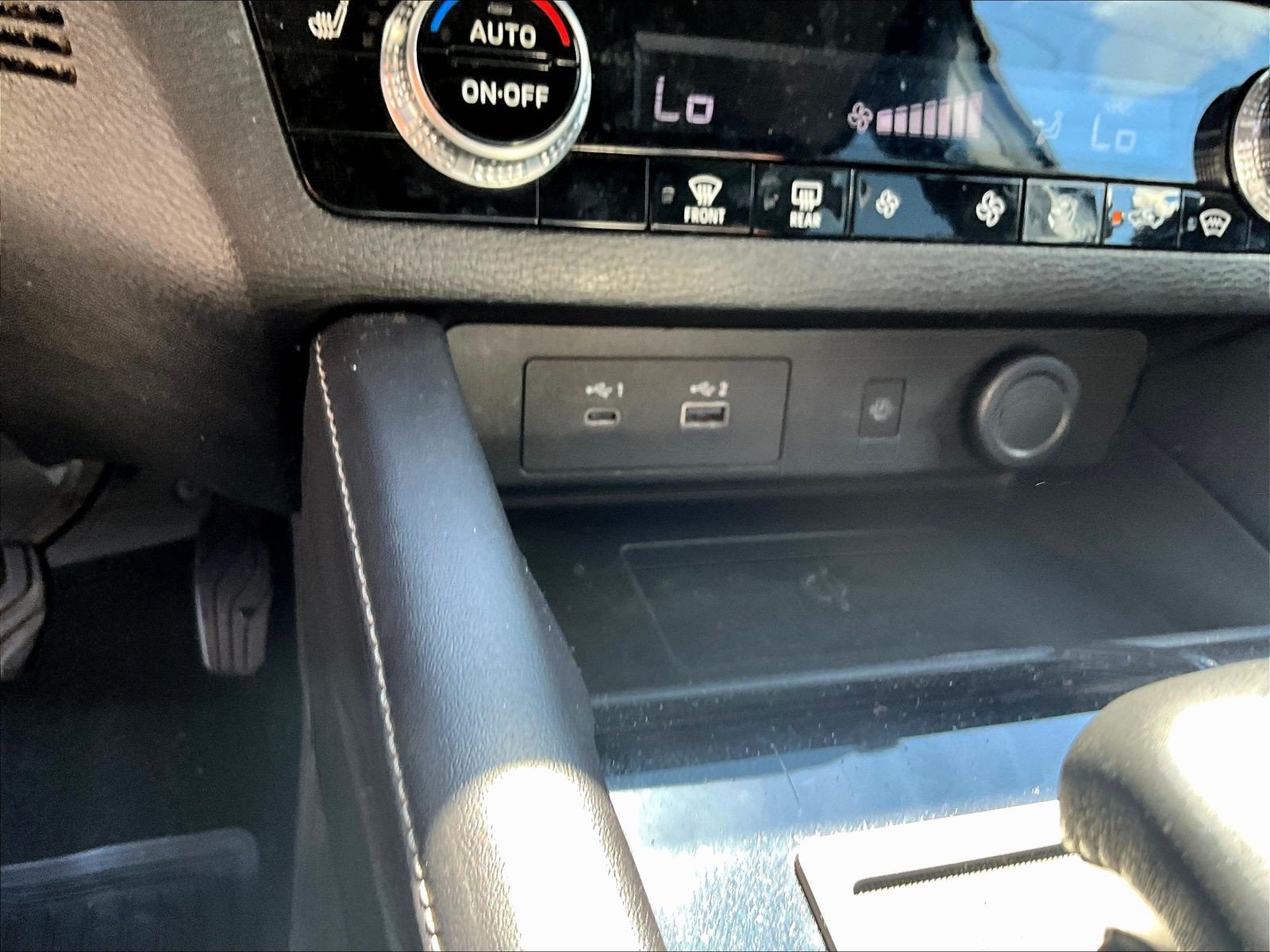 Used 2024 Mitsubishi Outlander SE AWD/4WD image 16