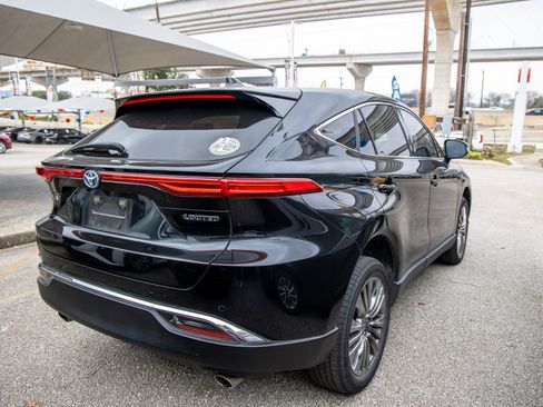 Used 2023 Toyota Venza Limited image 8