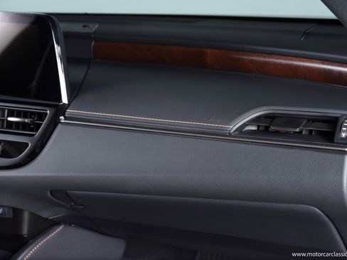 Used 2024 Lexus ES 300h w/ Premium Package image 17