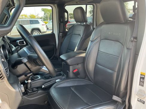 Used 2018 Volvo XC60 T6 Momentum w/ Advanced Package AWD/4WD image 9
