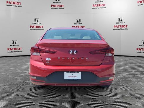 Used 2019 Hyundai Elantra SE FWD image 4