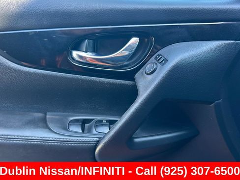 Used 2017 Nissan Rogue Sport SV AWD/4WD image 12