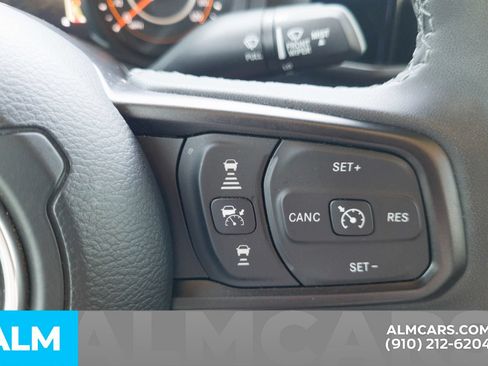 Used 2025 Jeep Gladiator Sport AWD/4WD image 27