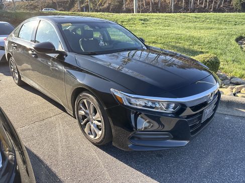 Used 2019 Honda Accord LX image 2