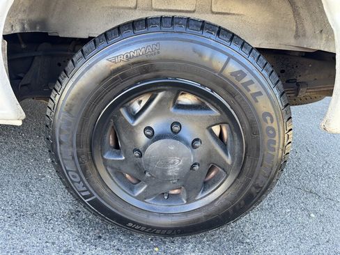 Used 2008 Ford E-150 and Econoline 150 image 8