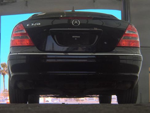 Used 2003 Mercedes-Benz E 320 Sedan w/ X2 Opt Pkg image 7