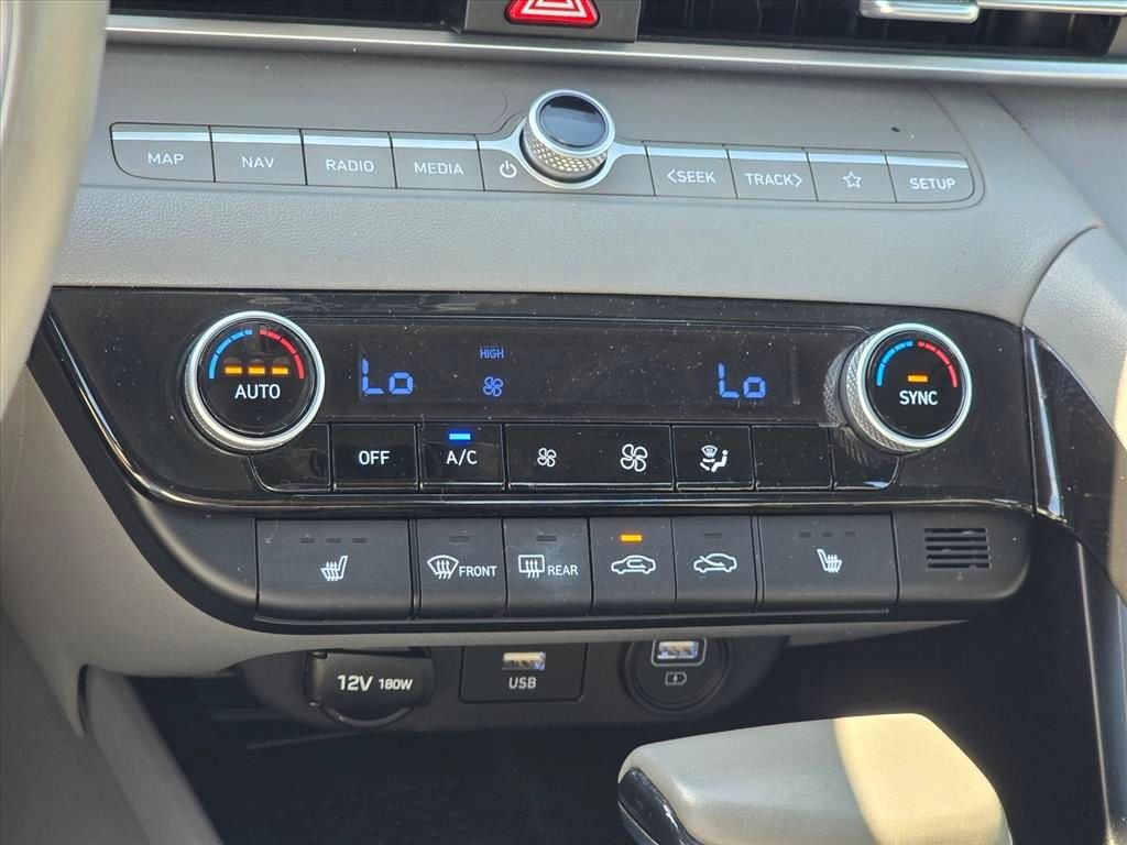 Used 2023 Hyundai Elantra SEL w/ Convenience Package FWD image 18
