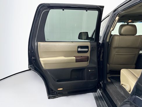 Used 2011 Toyota Sequoia Platinum image 27