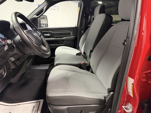 Used 2024 RAM 2500 Big Horn w/ Bed Utility Group image 28