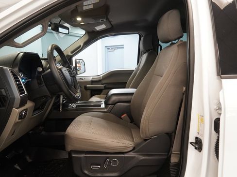 Used 2015 Ford F150 XLT w/ Equipment Group 302A Luxury AWD/4WD image 5