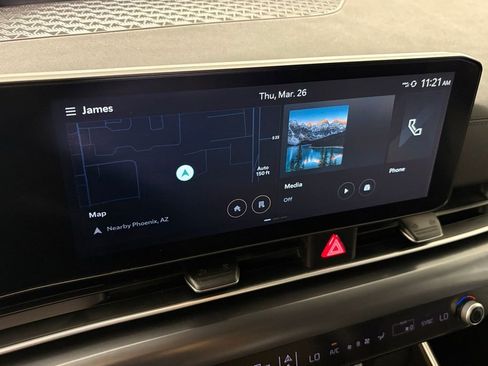 Used 2025 Kia Carnival image 24