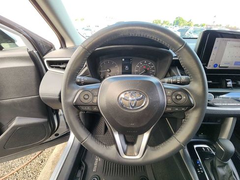 Used 2024 Toyota Corolla Cross LE image 16