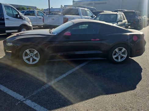Used 2020 Ford Mustang Coupe RWD image 5