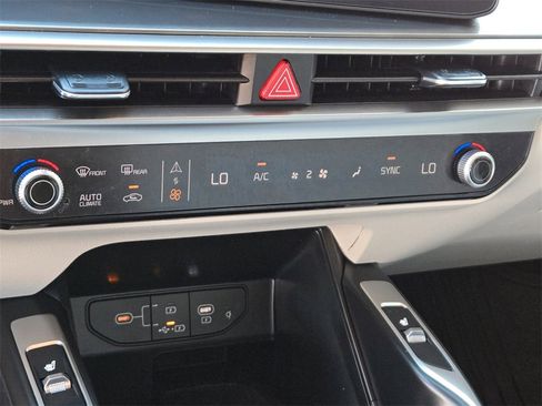 Used 2025 Kia Sorento EX image 20