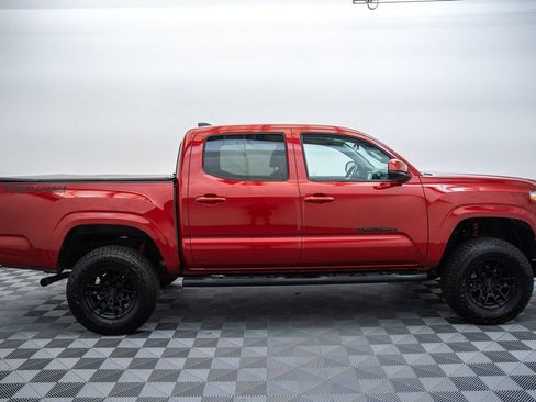 Certified 2022 Toyota Tacoma SR AWD/4WD image 4