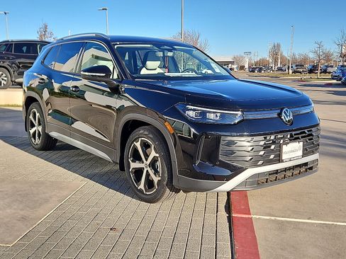 New 2026 Volkswagen Tiguan SE image 4