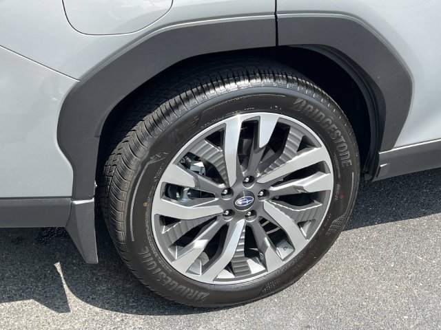 Used 2025 Subaru Forester Touring w/ Popular Package - Touring AWD/4WD image 5