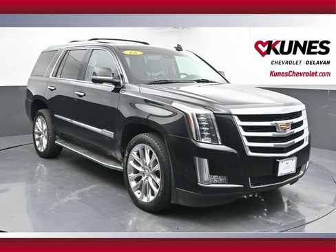 Used 2018 Cadillac Escalade Luxury AWD/4WD image 1