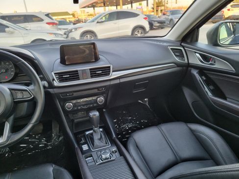 Used 2018 MAZDA MAZDA3 Touring FWD image 24