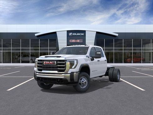 New 2025 GMC Sierra 3500 Pro image 8