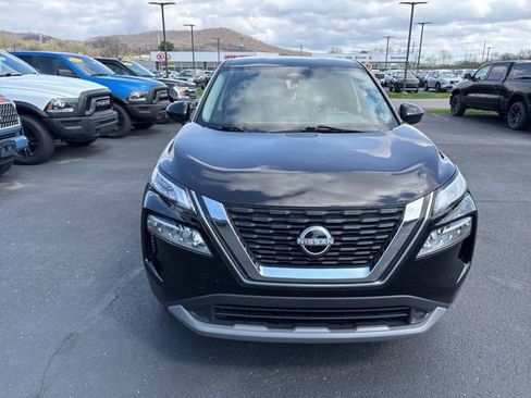 Used 2023 Nissan Rogue SV image 3