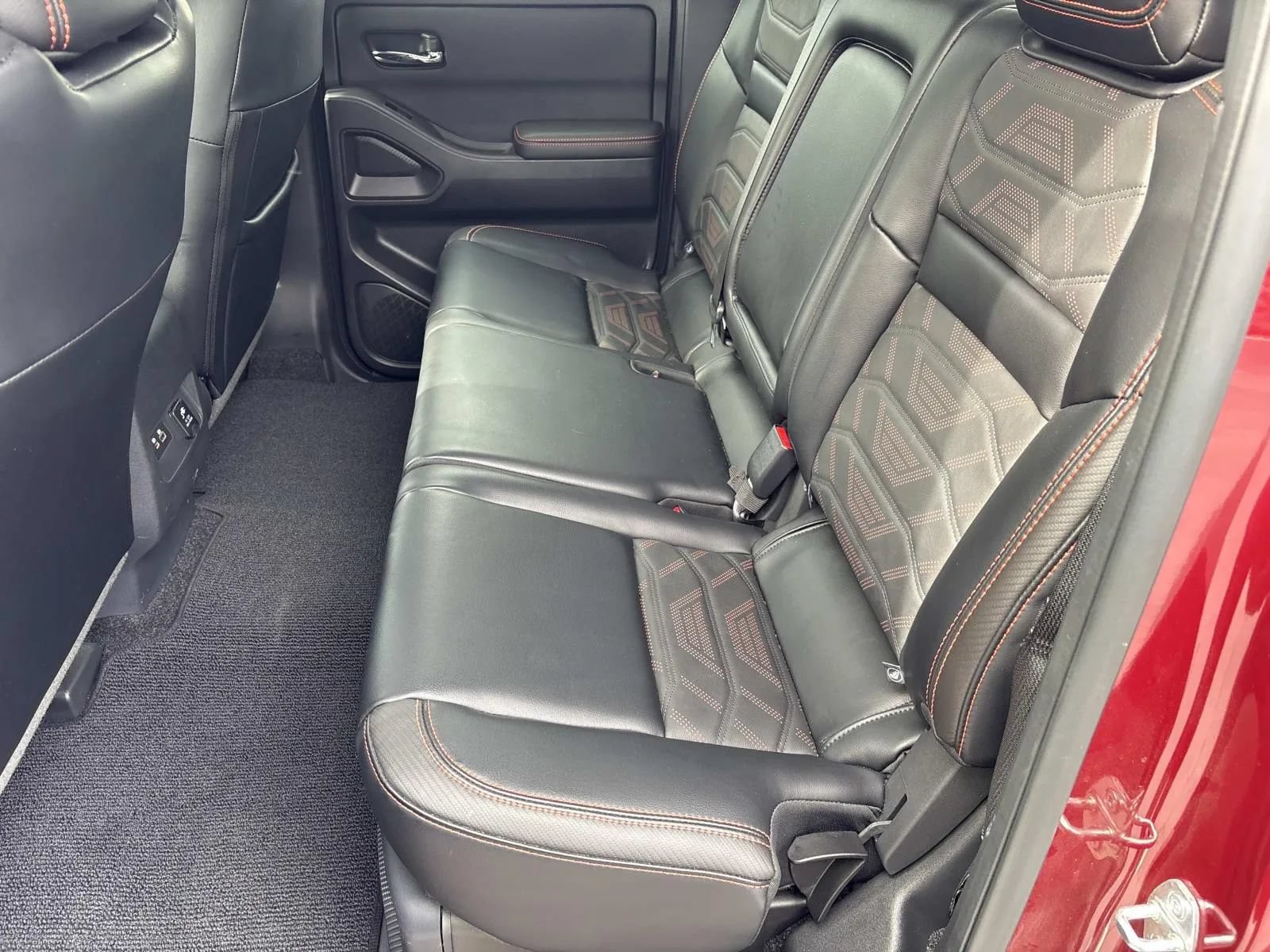 Used 2025 Nissan Frontier PRO-4X w/ Pro Premium Package AWD/4WD image 19