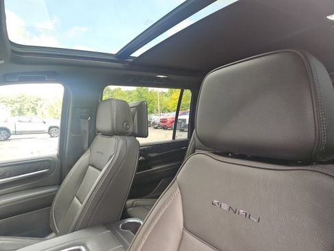 Used 2023 GMC Yukon XL Denali w/ LPO, Floor Liner Package AWD/4WD image 12