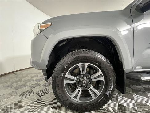 Used 2019 Toyota Tacoma TRD Sport w/ Technology Package AWD/4WD image 23