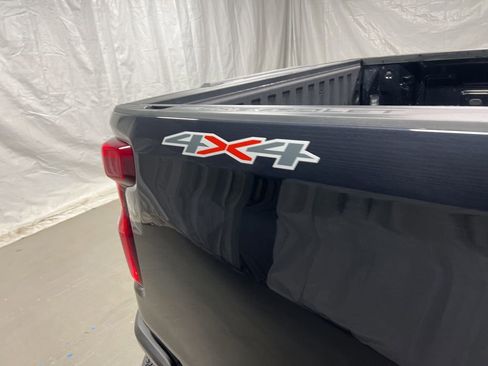 Used 2023 Chevrolet Silverado 1500 Custom image 17