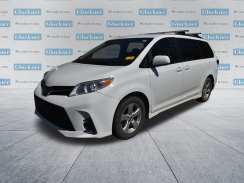 Used 2018 Toyota Sienna LE image 8