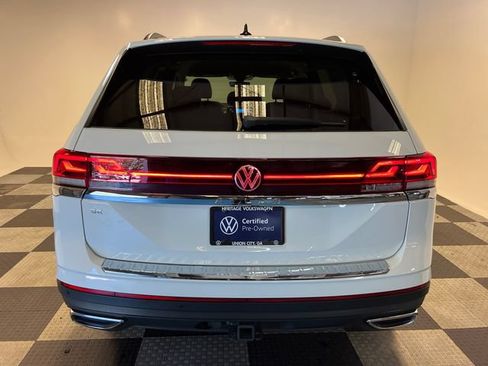 Certified 2024 Volkswagen Atlas SE FWD image 4