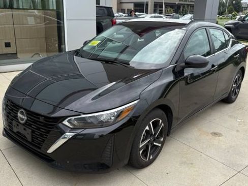 Used 2025 Nissan Sentra SV FWD image 3