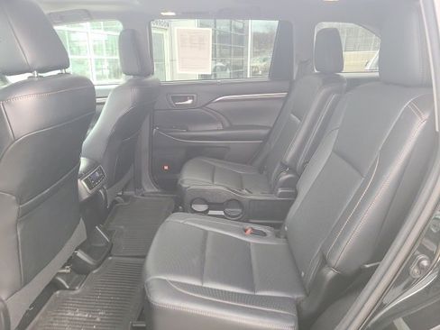 Used 2016 Toyota Highlander Limited image 13