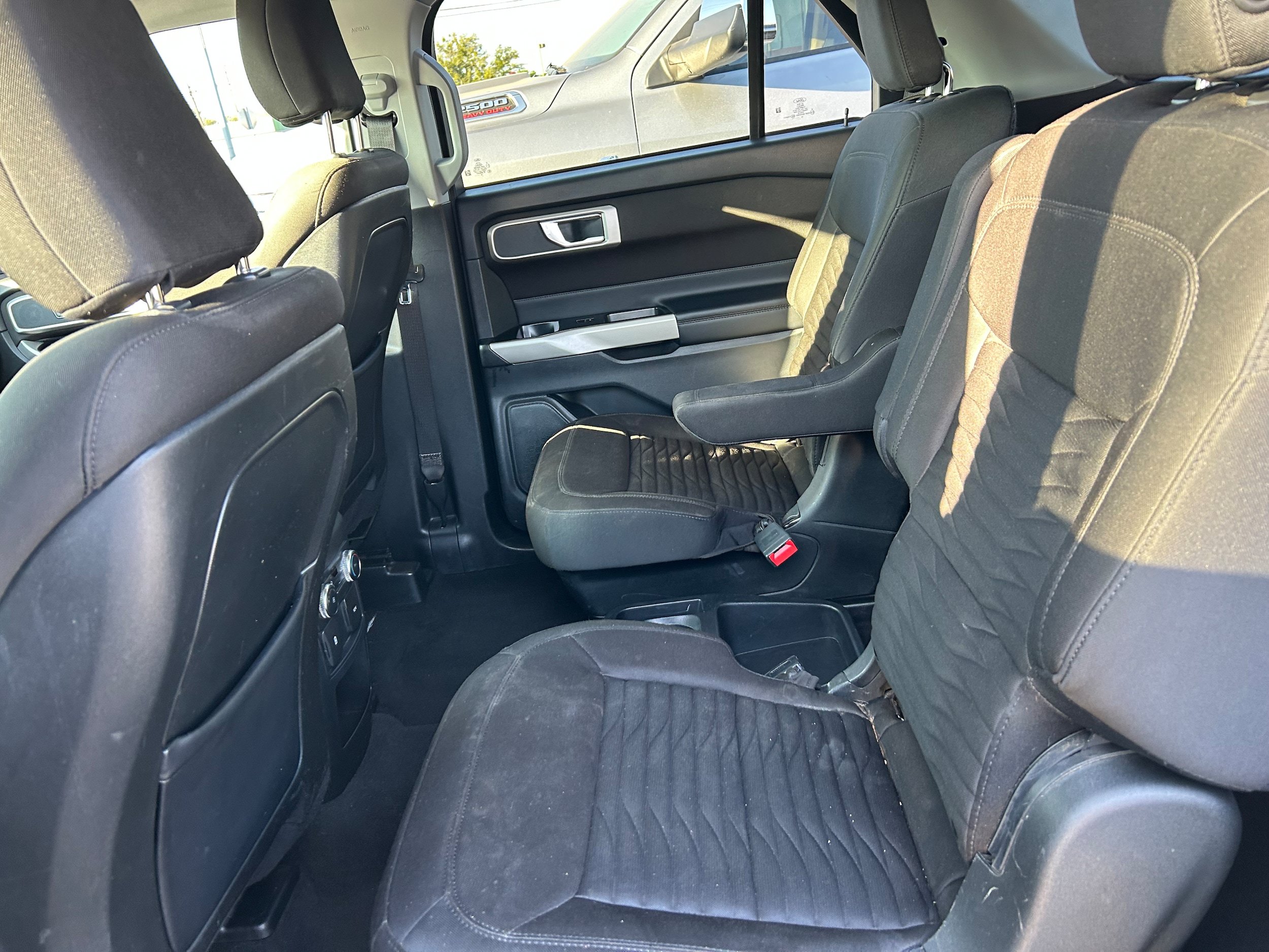 Used 2020 Ford Explorer XLT RWD image 18