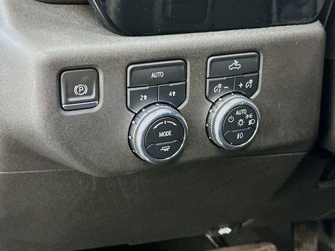 Used 2023 GMC Sierra 1500 Elevation image 17