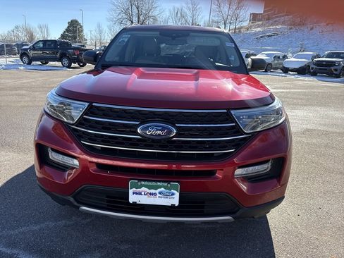 Certified 2022 Ford Explorer XLT w/ Equipment Group 202A image 2