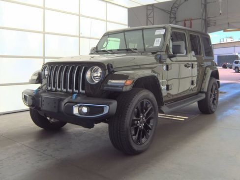 Used 2023 Jeep Wrangler Unlimited Sahara w/ Cold Weather Group AWD/4WD image 1
