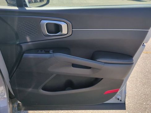 Used 2024 Kia Sorento S w/ Panoramic Sunroof Package FWD image 34