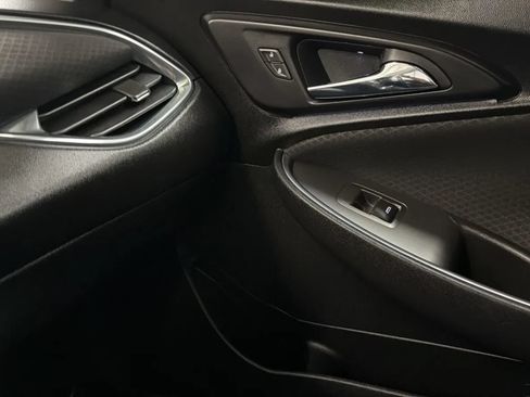 Used 2018 Chevrolet Malibu LT FWD image 17