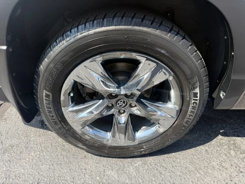 Used 2018 Toyota Highlander Limited Platinum AWD/4WD image 64