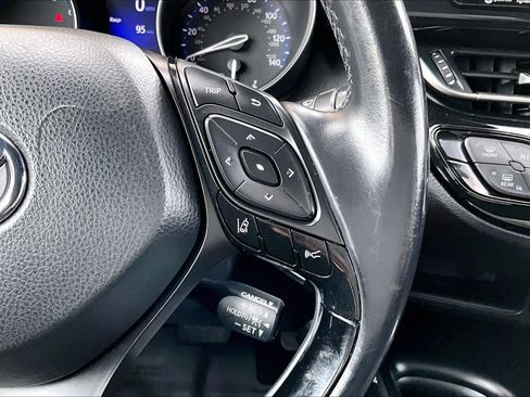 Certified 2018 Toyota C-HR XLE image 23