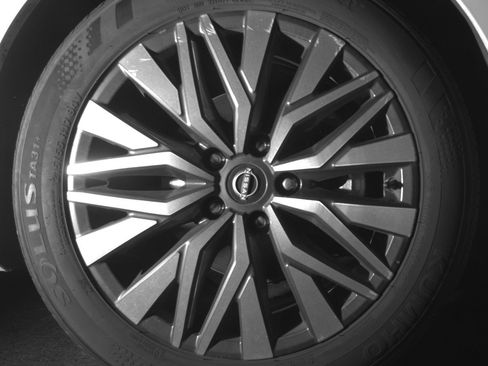 Used 2025 Nissan Altima 2.5 SV FWD image 13