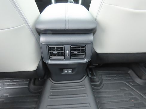 Used 2025 Toyota RAV4 Limited AWD/4WD image 22