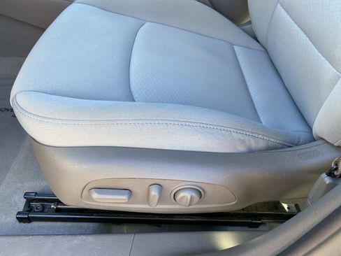 Used 2021 Chevrolet Malibu LT FWD image 21