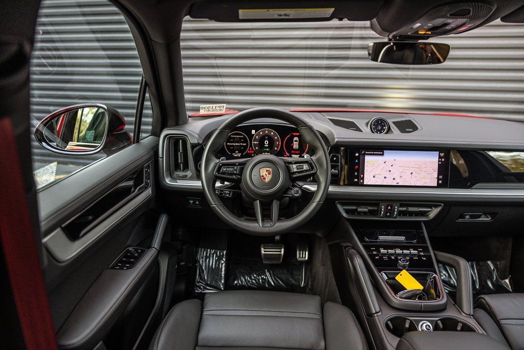 Certified 2025 Porsche Cayenne E-Hybrid AWD/4WD image 13
