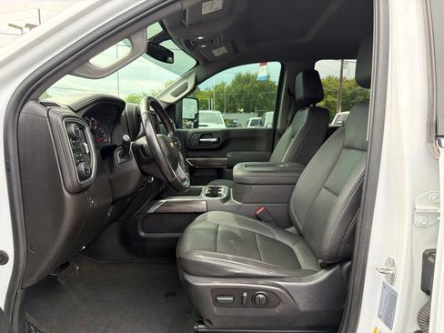 Used 2022 Chevrolet Silverado 3500 LTZ w/ LTZ Convenience Package AWD/4WD image 9