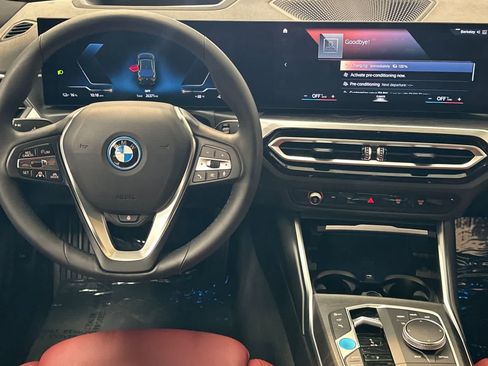 Used 2023 BMW i4 eDrive35 RWD image 14