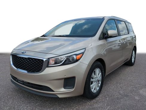 Used 2017 Kia Sedona LX w/ LX Essentials Premium Package FWD image 1