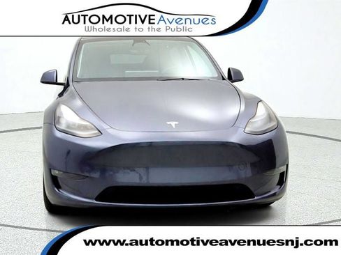 Used 2022 Tesla Model Y Performance AWD/4WD image 1