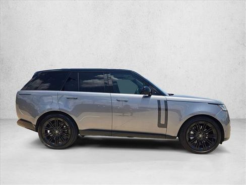 Used 2025 Land Rover Range Rover SE AWD/4WD image 4